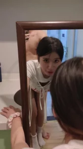 露脸后入长相清纯女大内心渴望被操的母狗