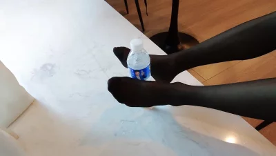 许昌女S黑丝模拟足交